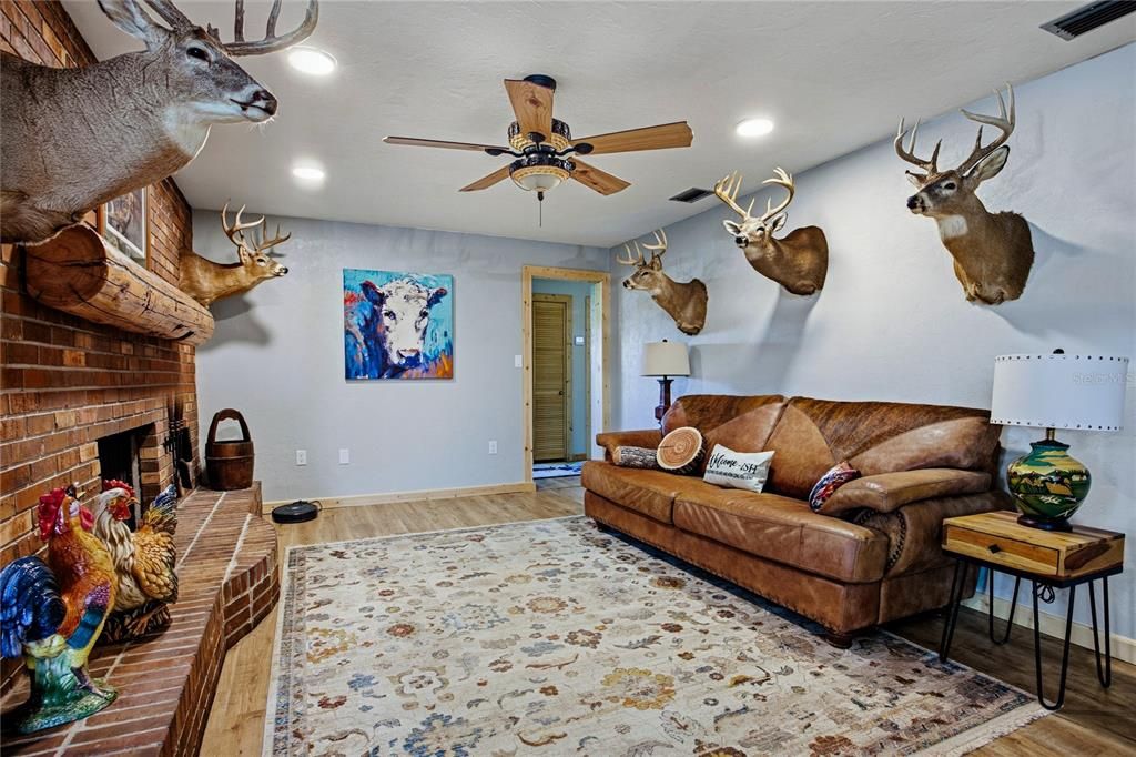 For Sale: $785,500 (4 beds, 2 baths, 2465 Square Feet)