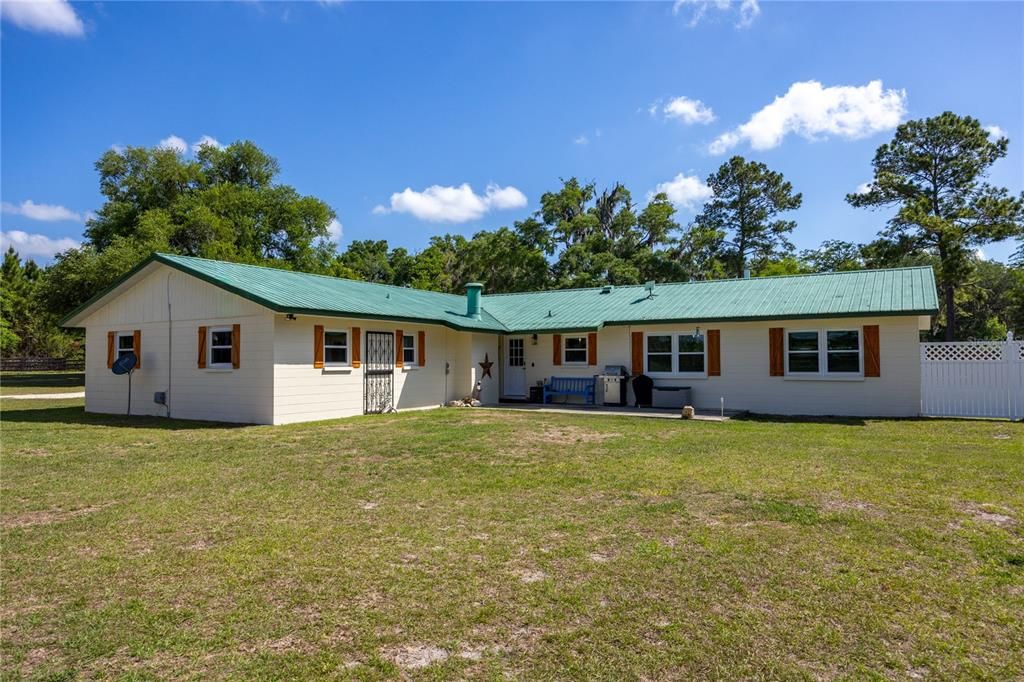 For Sale: $785,500 (4 beds, 2 baths, 2465 Square Feet)