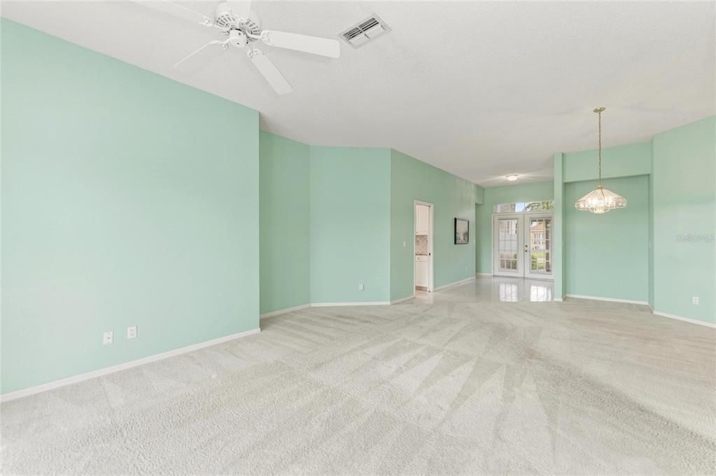 Activo con contrato: $510,000 (3 camas, 2 baños, 1949 Pies cuadrados)