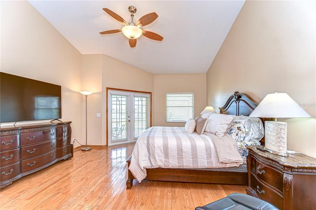 For Sale: $550,000 (3 beds, 2 baths, 2315 Square Feet)