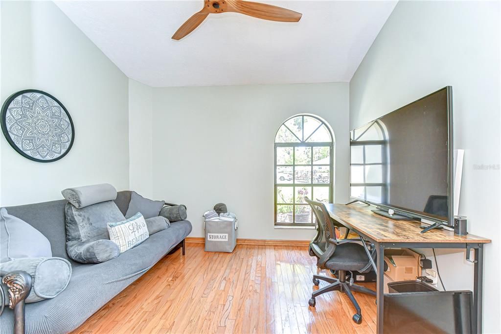 For Sale: $550,000 (3 beds, 2 baths, 2315 Square Feet)
