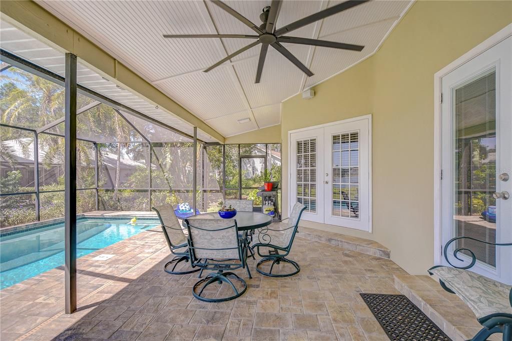 For Sale: $550,000 (3 beds, 2 baths, 2315 Square Feet)