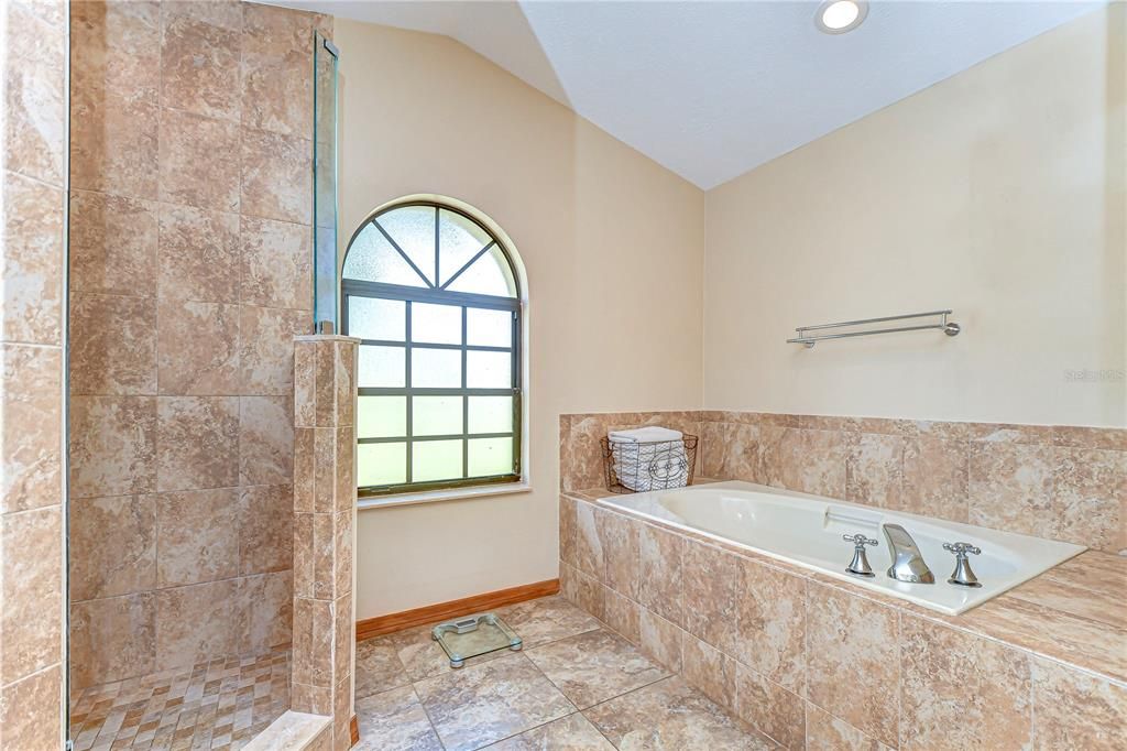 For Sale: $550,000 (3 beds, 2 baths, 2315 Square Feet)