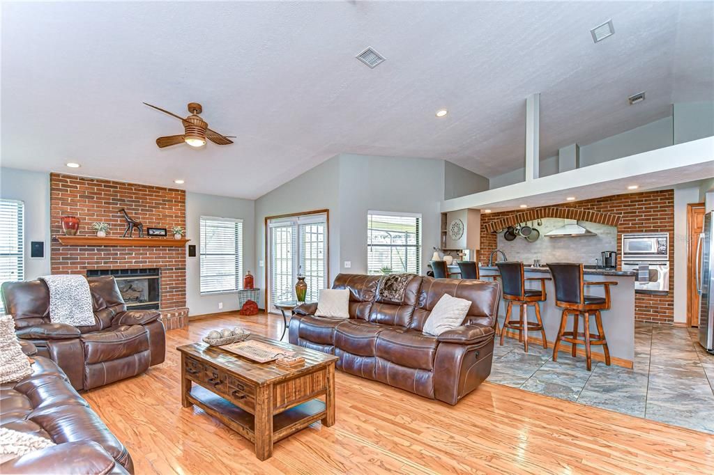 For Sale: $550,000 (3 beds, 2 baths, 2315 Square Feet)