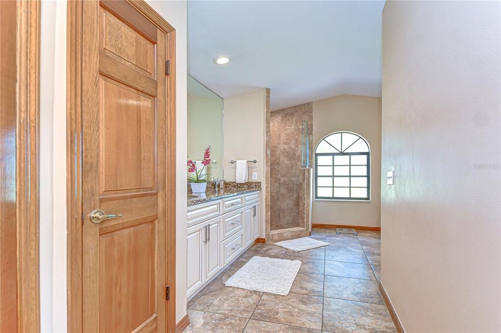 For Sale: $550,000 (3 beds, 2 baths, 2315 Square Feet)
