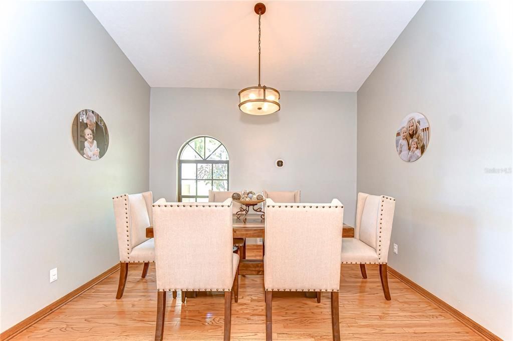 For Sale: $550,000 (3 beds, 2 baths, 2315 Square Feet)