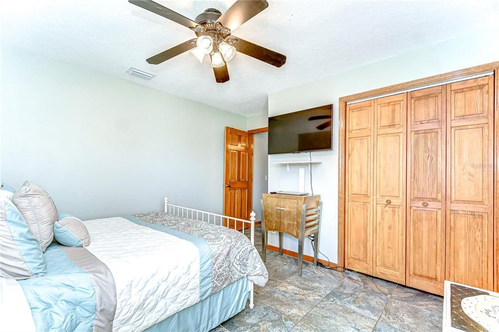 For Sale: $550,000 (3 beds, 2 baths, 2315 Square Feet)