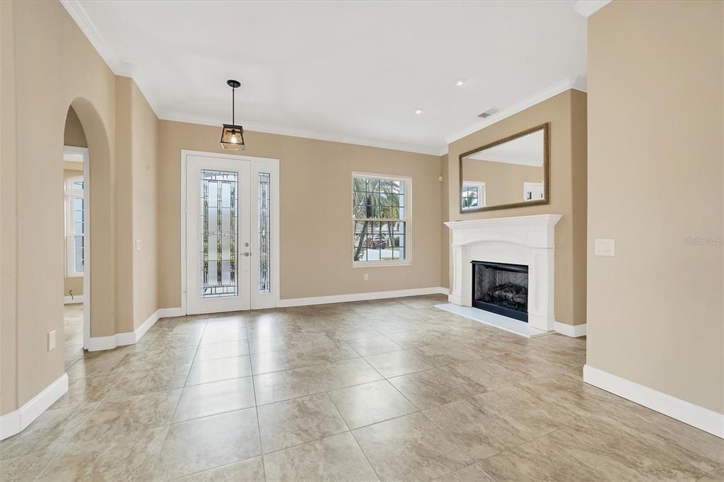 For Rent: $4,000 (3 beds, 2 baths, 1928 Square Feet)