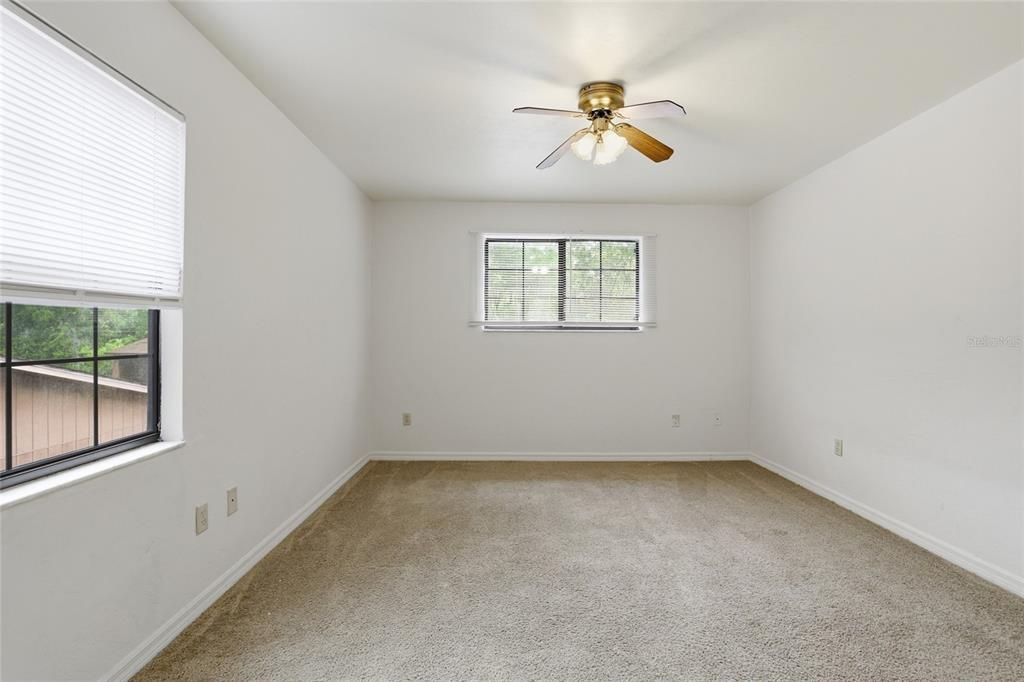 Activo con contrato: $177,000 (3 camas, 3 baños, 1370 Pies cuadrados)