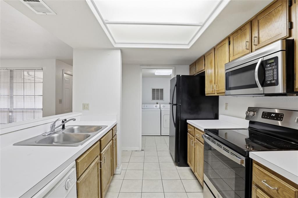 Activo con contrato: $177,000 (3 camas, 3 baños, 1370 Pies cuadrados)