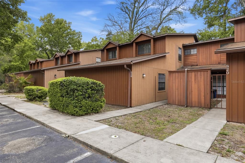 Activo con contrato: $177,000 (3 camas, 3 baños, 1370 Pies cuadrados)