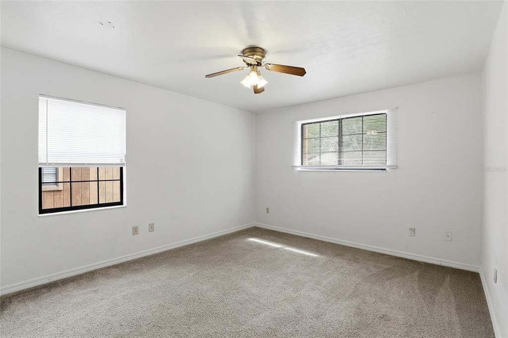 Activo con contrato: $177,000 (3 camas, 3 baños, 1370 Pies cuadrados)