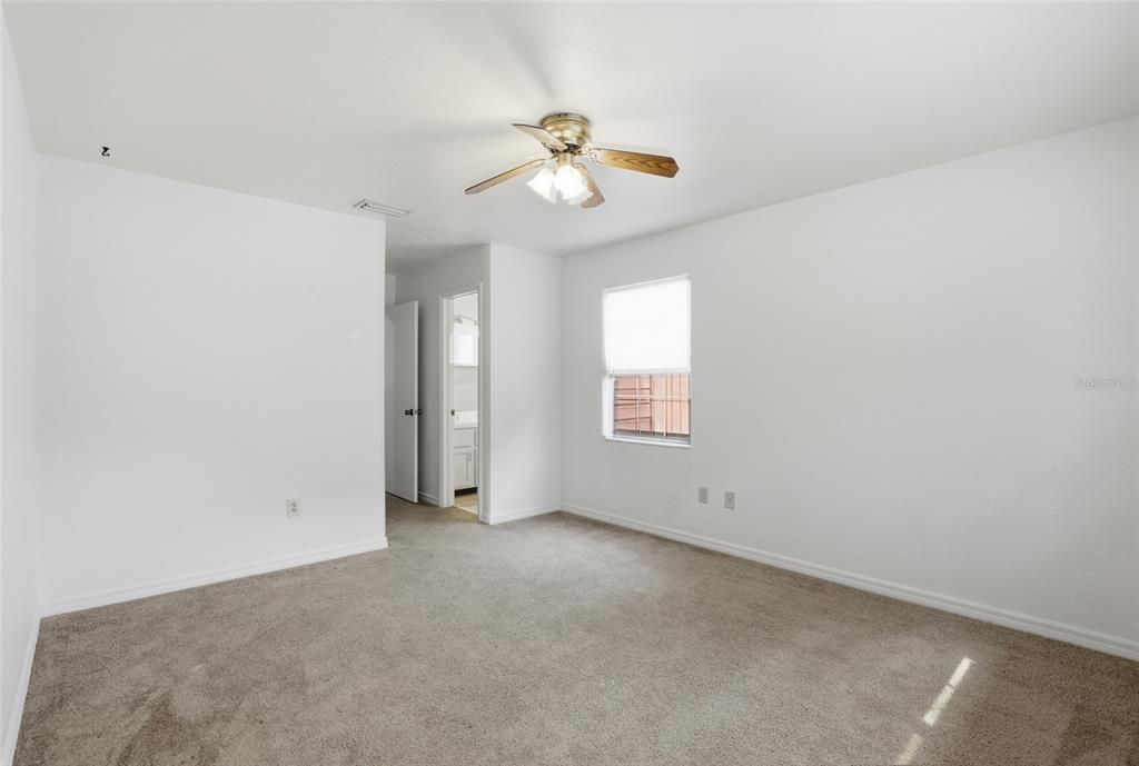 Activo con contrato: $177,000 (3 camas, 3 baños, 1370 Pies cuadrados)