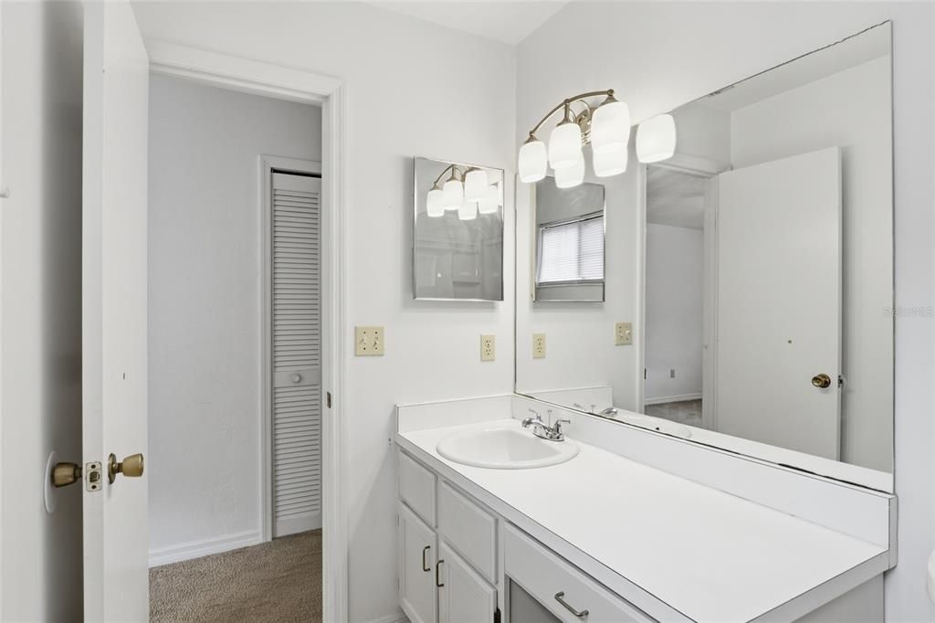 Activo con contrato: $177,000 (3 camas, 3 baños, 1370 Pies cuadrados)