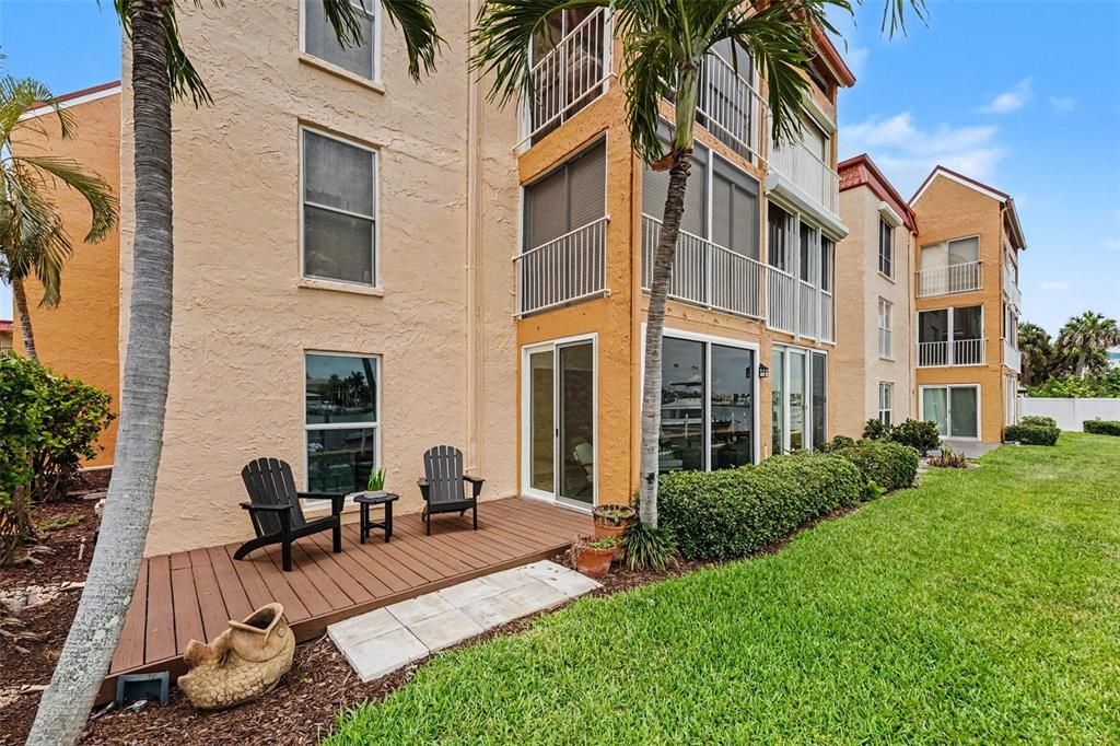 Active With Contract: $375,000 (2 beds, 1 baths, 790 Square Feet)