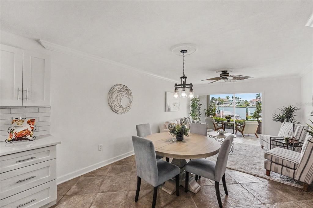 Active With Contract: $375,000 (2 beds, 1 baths, 790 Square Feet)