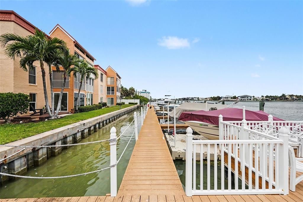 Active With Contract: $375,000 (2 beds, 1 baths, 790 Square Feet)
