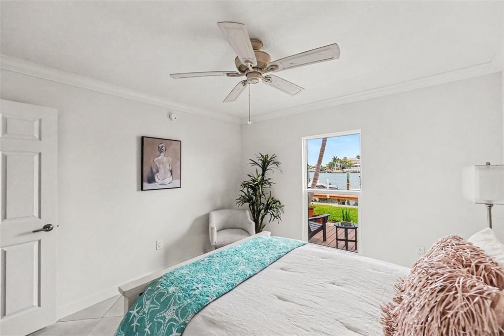 Active With Contract: $375,000 (2 beds, 1 baths, 790 Square Feet)