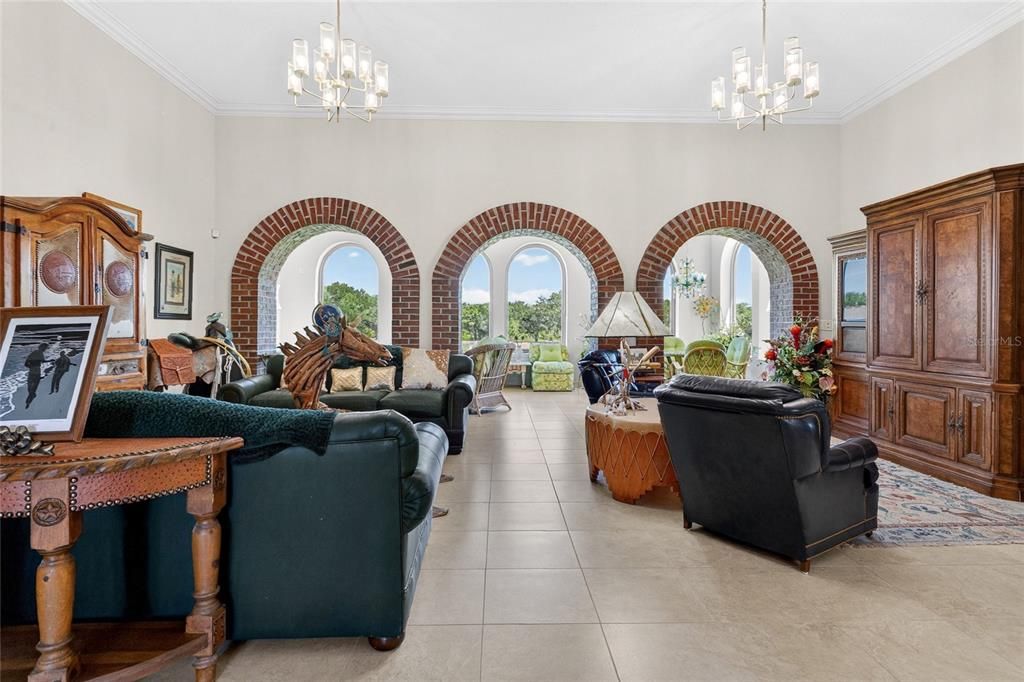 For Sale: $525,000 (3 beds, 2 baths, 2961 Square Feet)