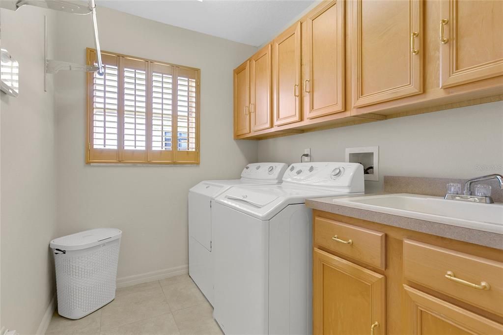 For Sale: $525,000 (3 beds, 2 baths, 2961 Square Feet)