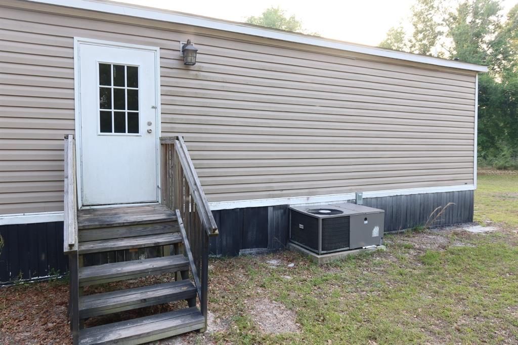 For Sale: $244,900 (3 beds, 2 baths, 1216 Square Feet)