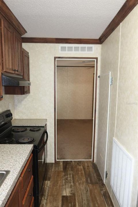 For Sale: $244,900 (3 beds, 2 baths, 1216 Square Feet)