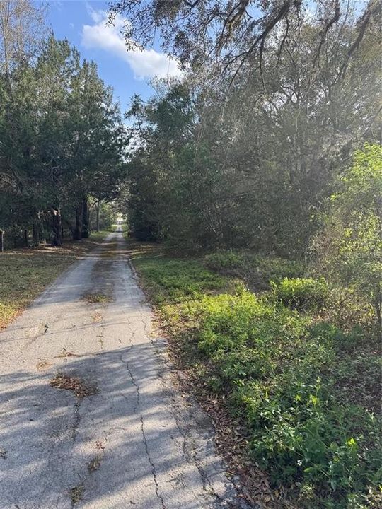 На продажу: $440,800 (7.65 acres)