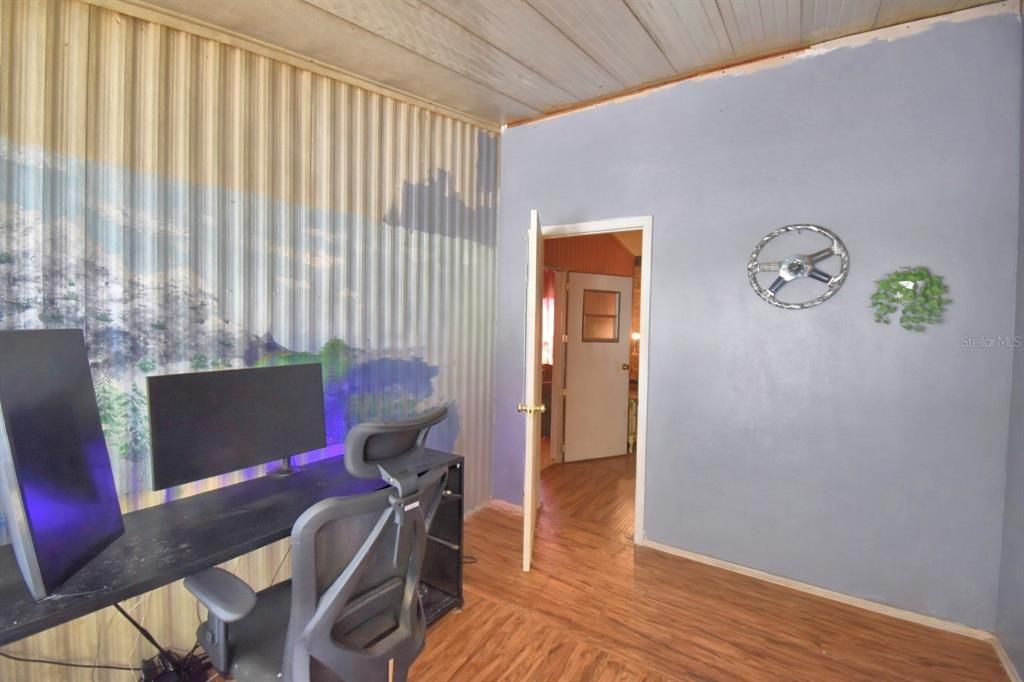 For Sale: $125,000 (2 beds, 2 baths, 720 Square Feet)