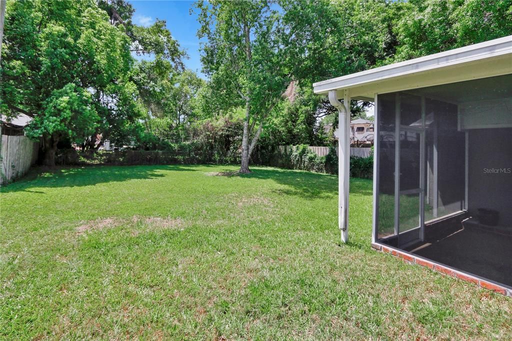 For Sale: $425,000 (2 beds, 1 baths, 762 Square Feet)
