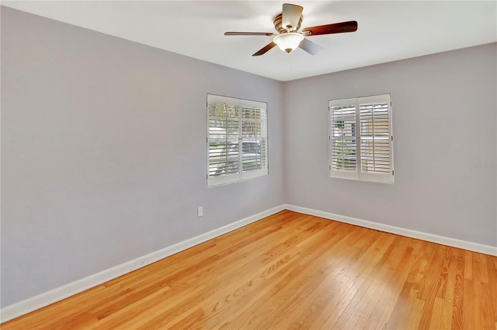 For Sale: $425,000 (2 beds, 1 baths, 762 Square Feet)