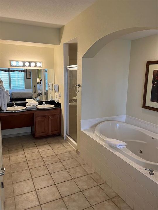 For Sale: $172,000 (3 beds, 3 baths, 1409 Square Feet)