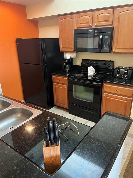 For Sale: $172,000 (3 beds, 3 baths, 1409 Square Feet)
