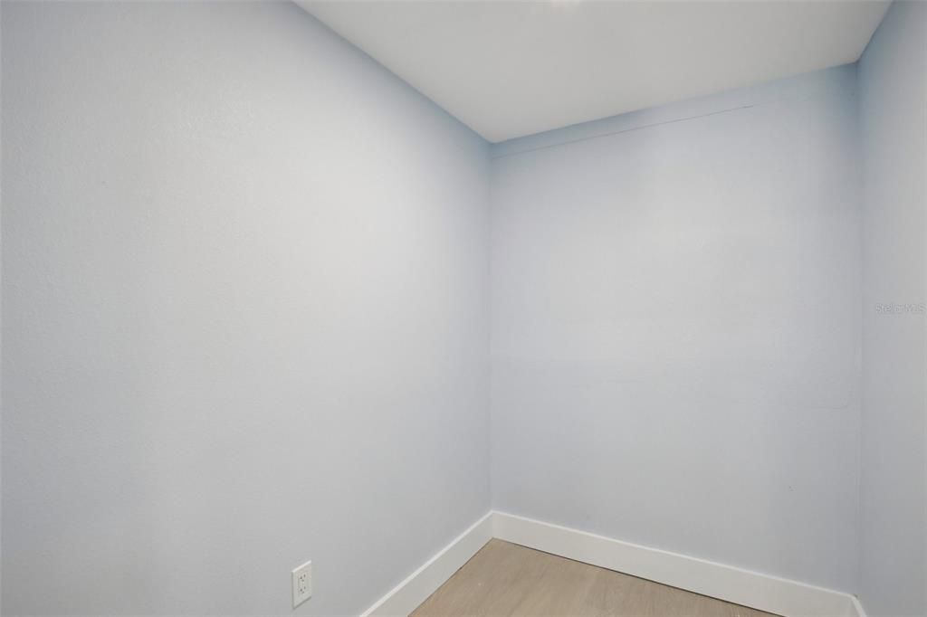 Activo con contrato: $269,000 (3 camas, 2 baños, 1200 Pies cuadrados)