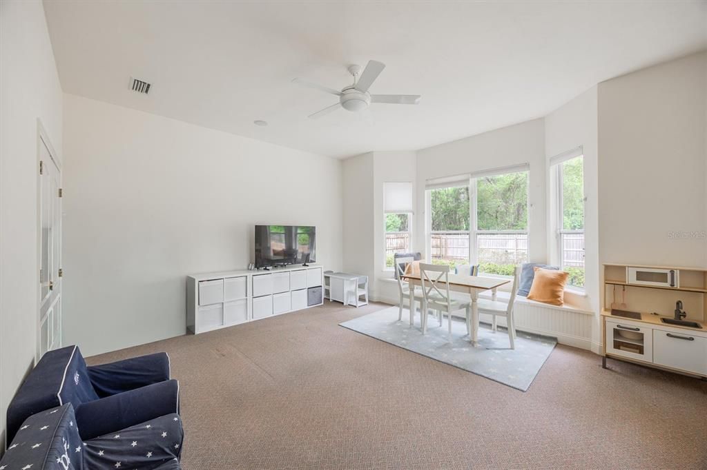 Active With Contract: $889,000 (4 beds, 3 baths, 3657 Square Feet)