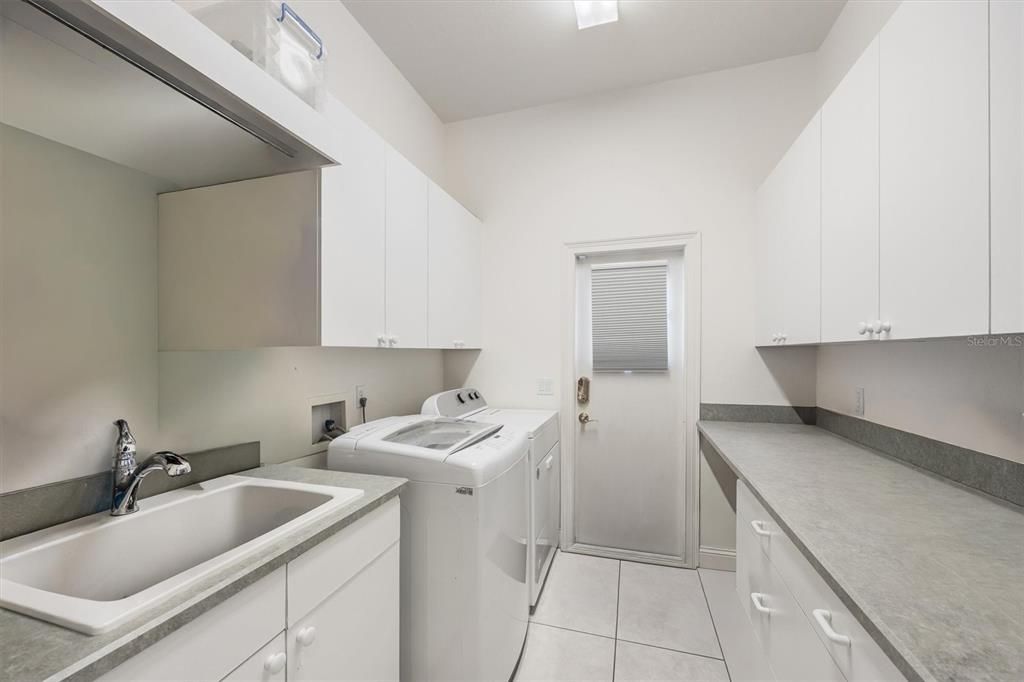 Active With Contract: $889,000 (4 beds, 3 baths, 3657 Square Feet)