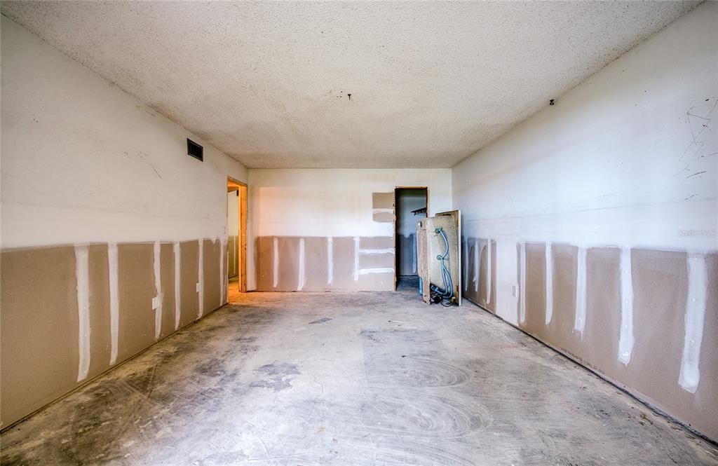 Activo con contrato: $164,000 (2 camas, 2 baños, 1050 Pies cuadrados)