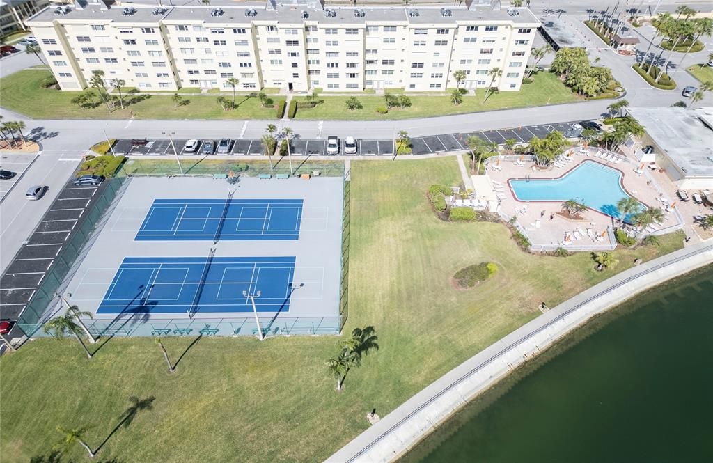 Activo con contrato: $164,000 (2 camas, 2 baños, 1050 Pies cuadrados)