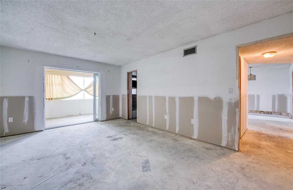 Activo con contrato: $164,000 (2 camas, 2 baños, 1050 Pies cuadrados)