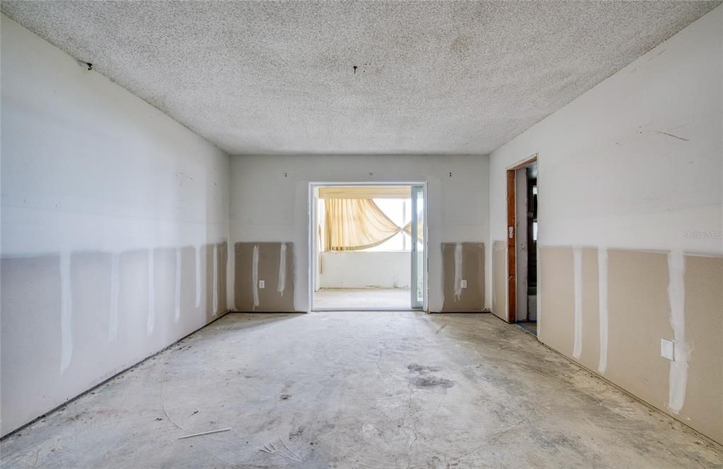 Activo con contrato: $164,000 (2 camas, 2 baños, 1050 Pies cuadrados)
