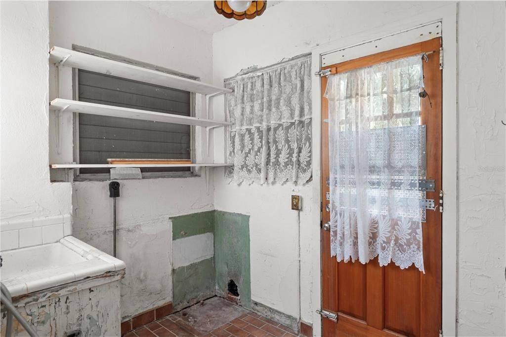 На продажу: $799,000 (3 спален, 2 ванн, 2695 Квадратных фут)