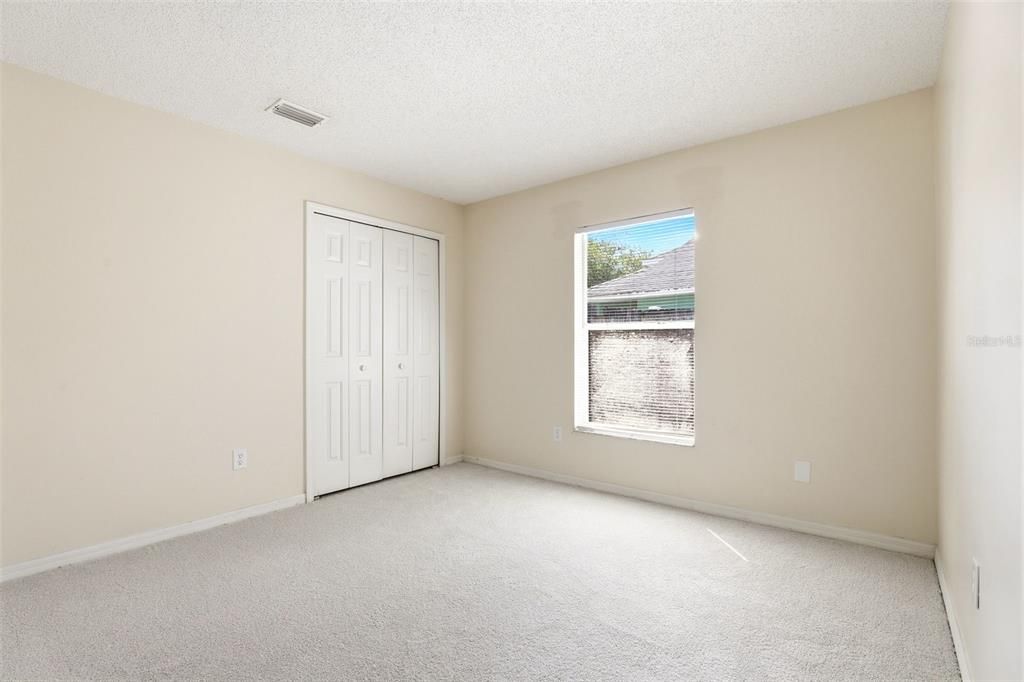 Activo con contrato: $355,000 (3 camas, 2 baños, 1333 Pies cuadrados)