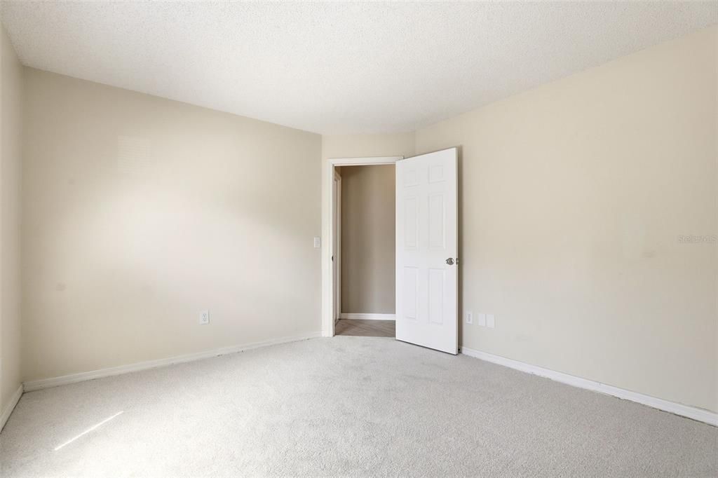Activo con contrato: $355,000 (3 camas, 2 baños, 1333 Pies cuadrados)