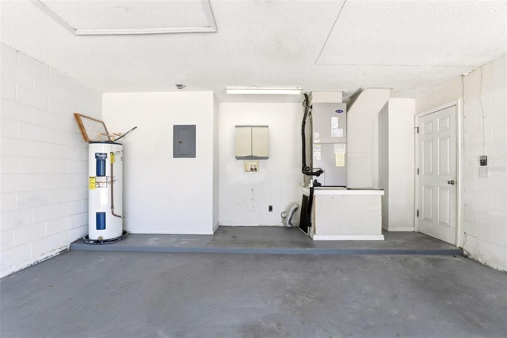Activo con contrato: $355,000 (3 camas, 2 baños, 1333 Pies cuadrados)