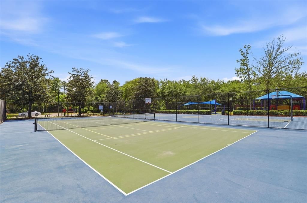 Activo con contrato: $355,000 (3 camas, 2 baños, 1333 Pies cuadrados)
