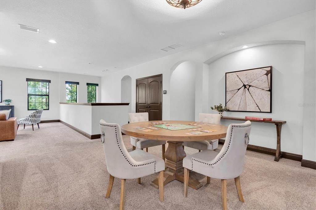 На продажу: $1,599,999 (6 спален, 6 ванн, 4938 Квадратных фут)