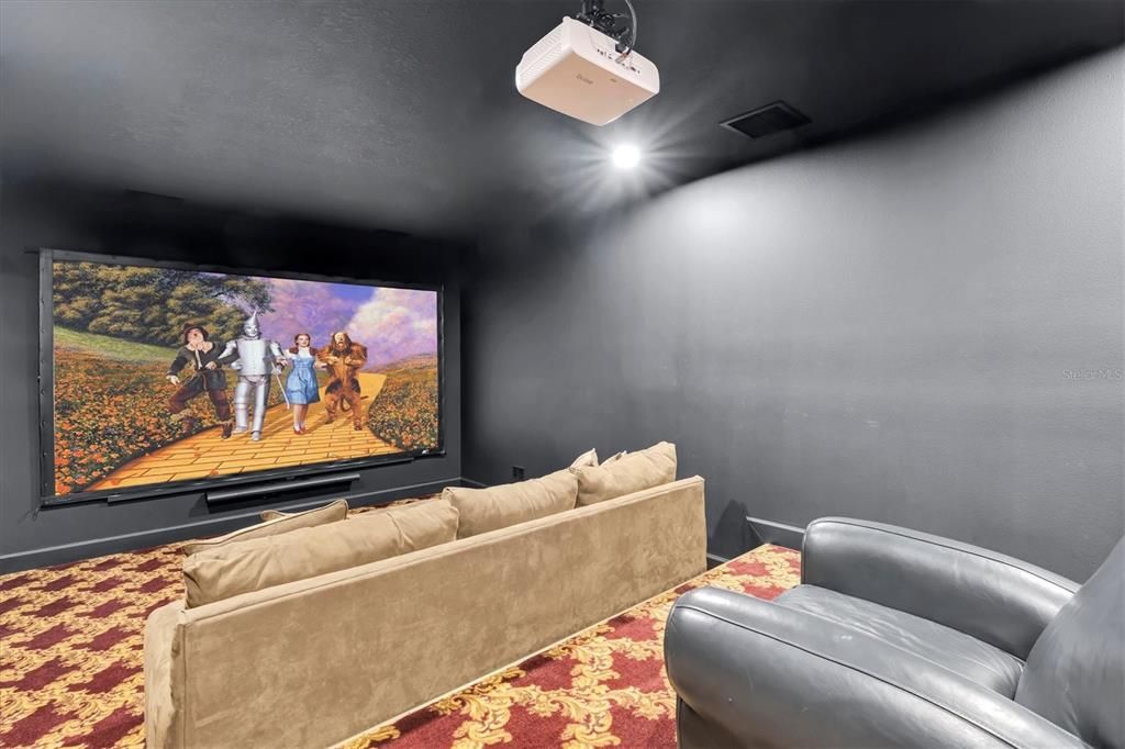 На продажу: $1,599,999 (6 спален, 6 ванн, 4938 Квадратных фут)