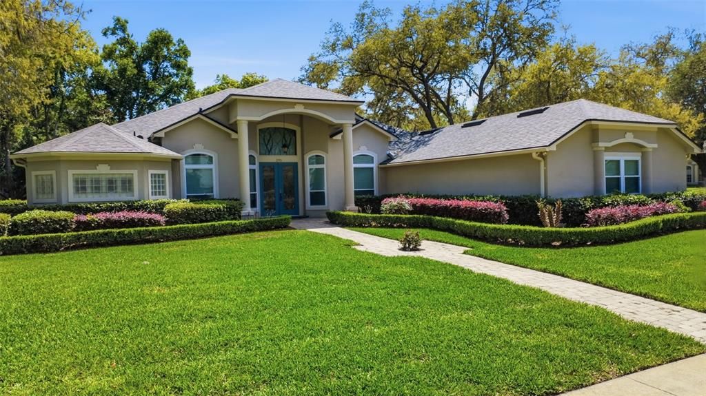 Active With Contract: $700,000 (3 beds, 3 baths, 2819 Square Feet)