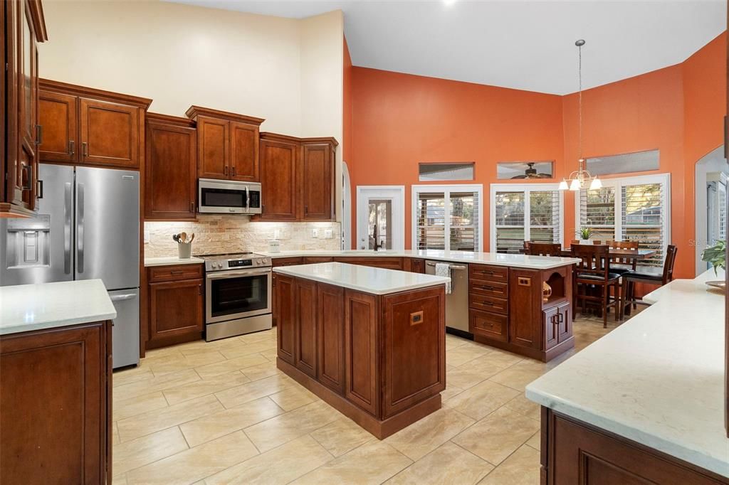 Active With Contract: $700,000 (3 beds, 3 baths, 2819 Square Feet)