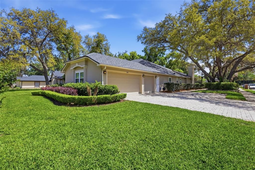 Active With Contract: $700,000 (3 beds, 3 baths, 2819 Square Feet)