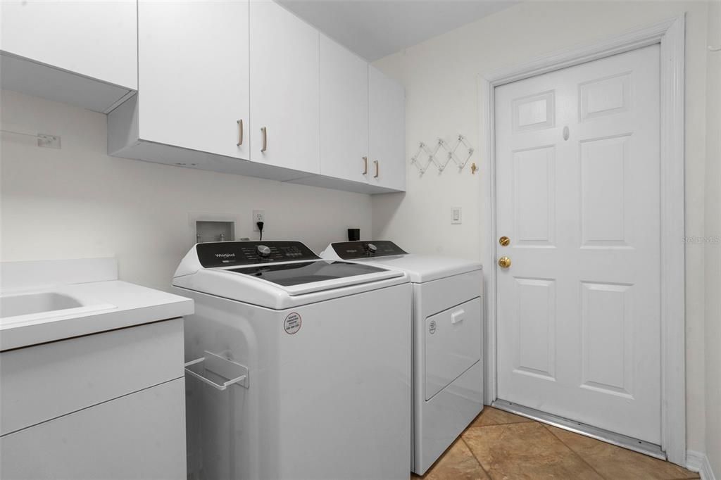Active With Contract: $700,000 (3 beds, 3 baths, 2819 Square Feet)